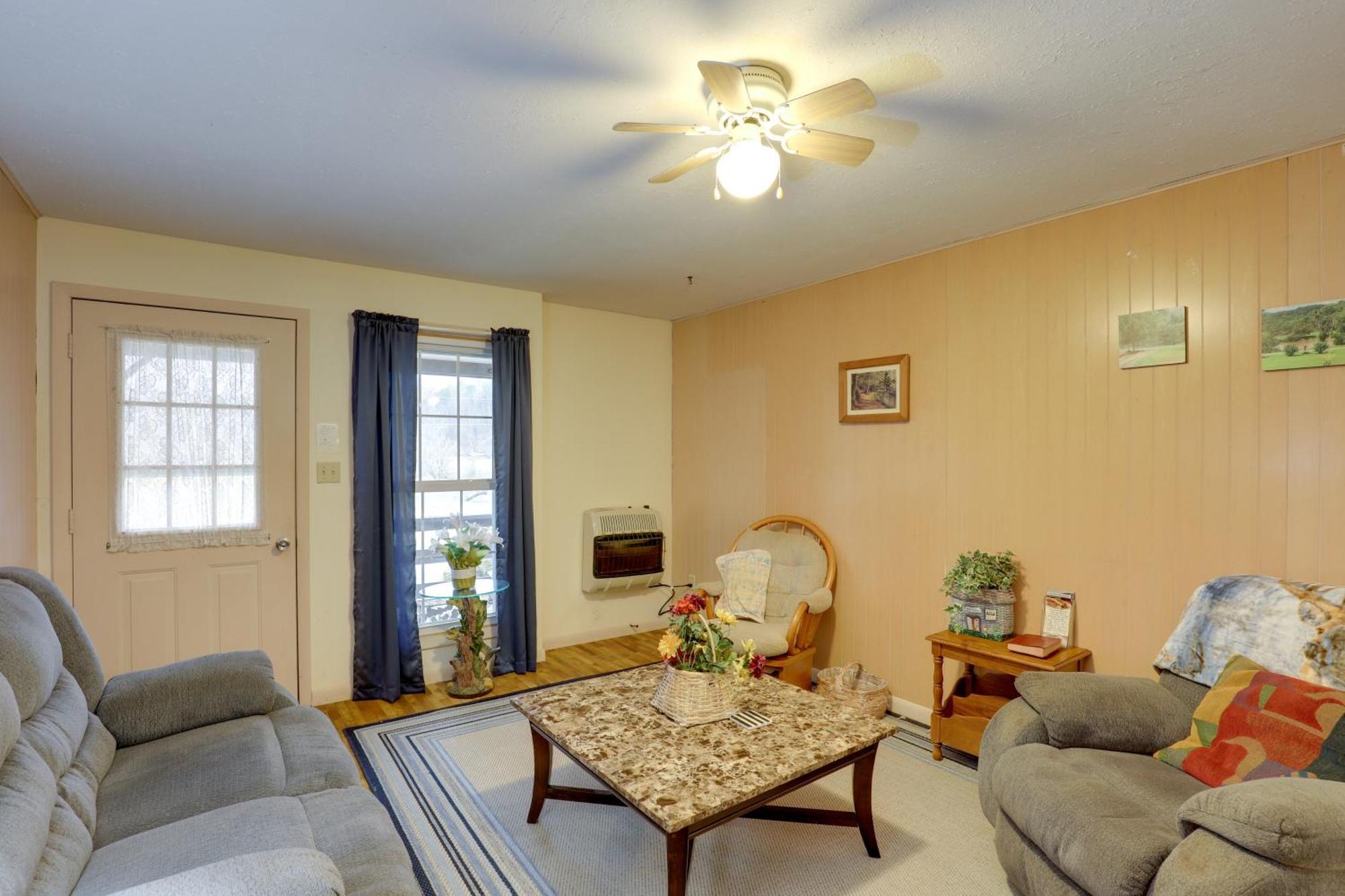 Riverfront Hot Springs Cabin With Private Hot Tub! Bagian luar foto