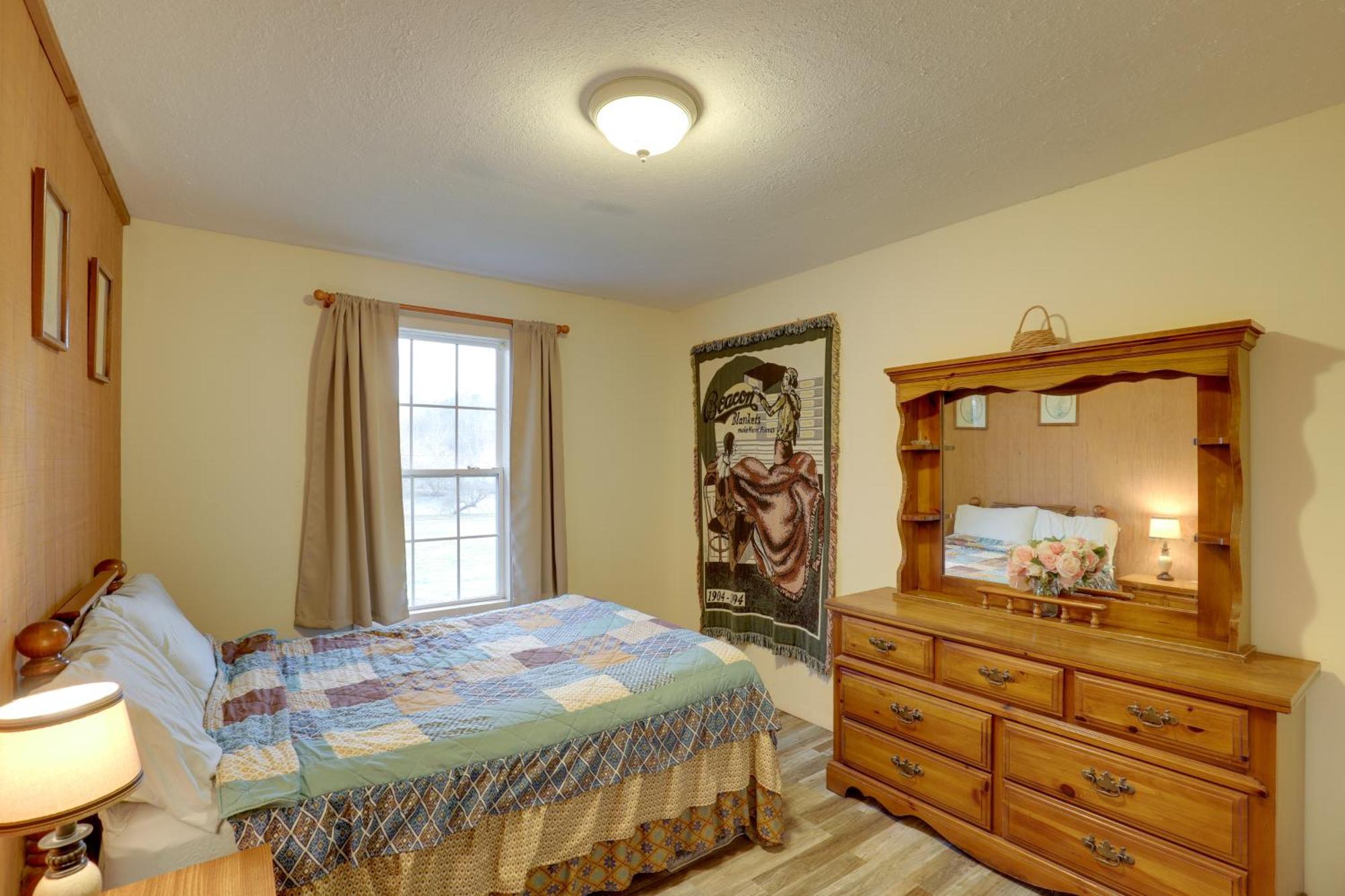 Riverfront Hot Springs Cabin With Private Hot Tub! Bagian luar foto